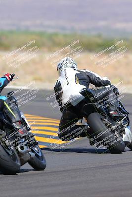 media/Oct-09-2022-SoCal Trackdays (Sun) [[95640aeeb6]]/Turn 14 Backside (1125am)/